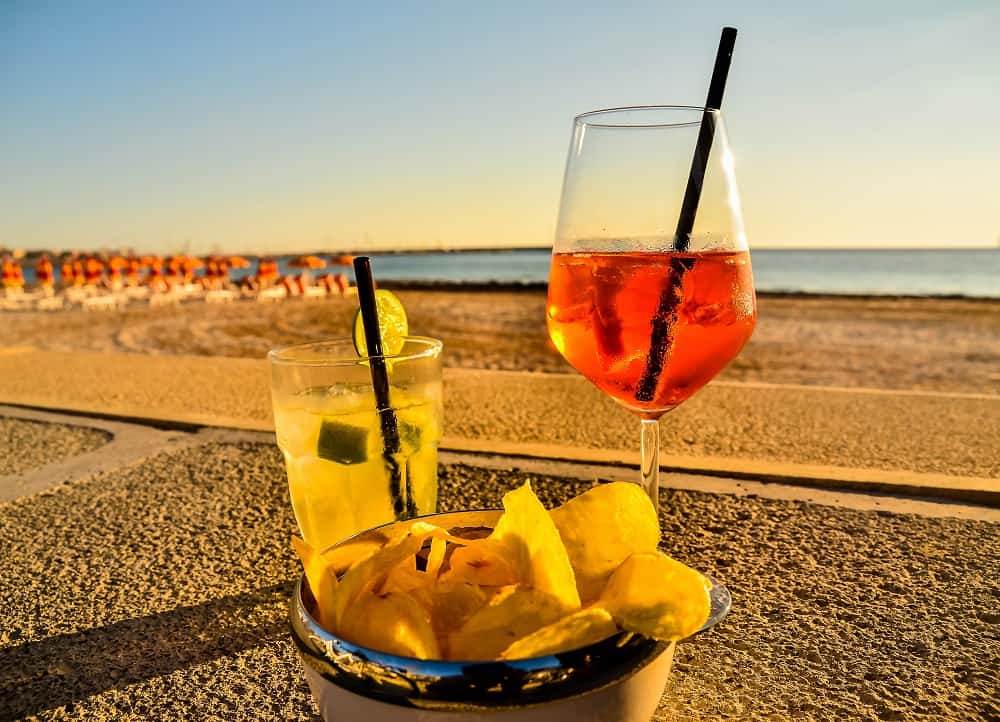Bars de platja a Lloret de Mar: beguda a la platja