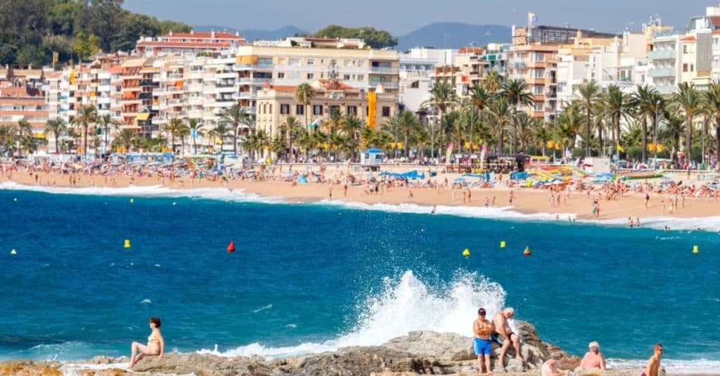 turisme a Lloret de Mar - multitud a la platja