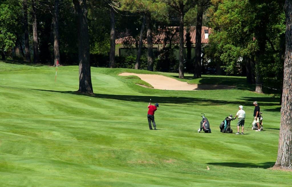 Juga a golf a Lloret al Club de Golf Costa Brava